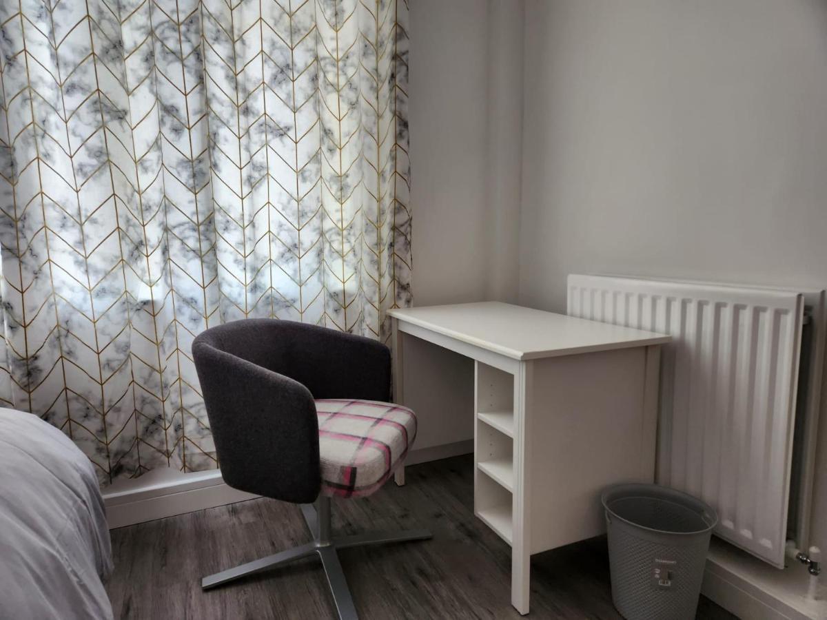 White House Ensuite Double Bedroom Warrington  Buitenkant foto