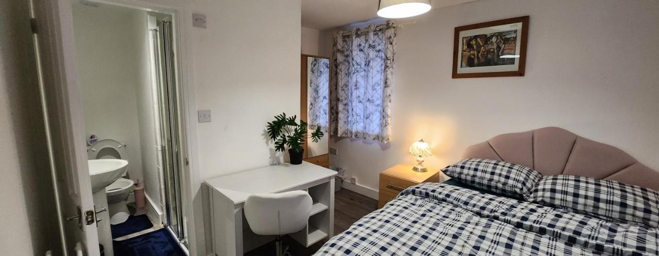 White House Ensuite Double Bedroom Warrington  Buitenkant foto