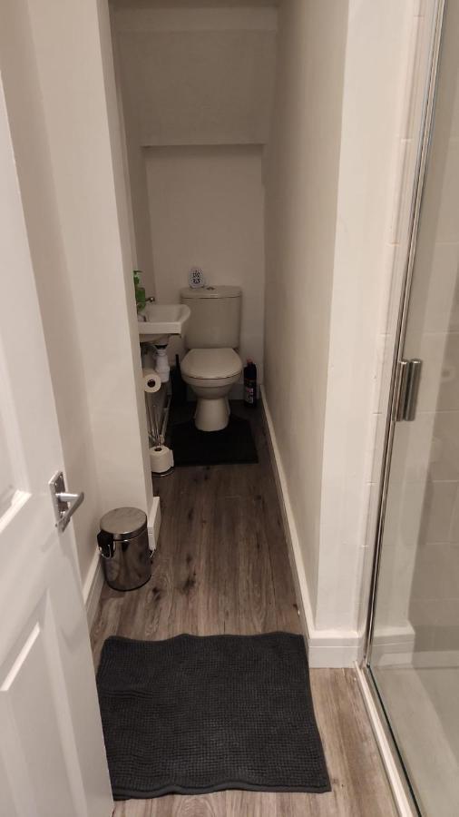 White House Ensuite Double Bedroom Warrington  Buitenkant foto