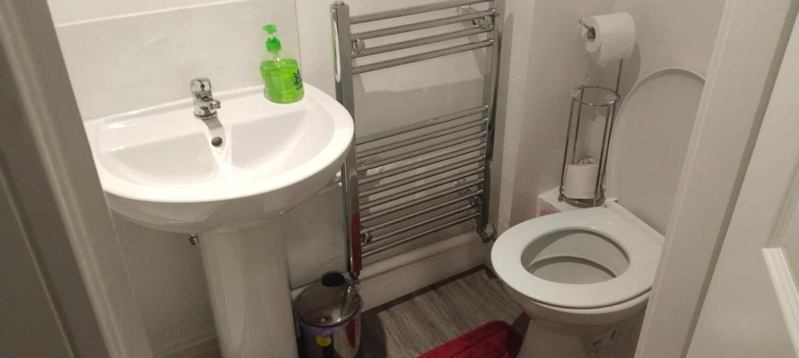 White House Ensuite Double Bedroom Warrington  Buitenkant foto